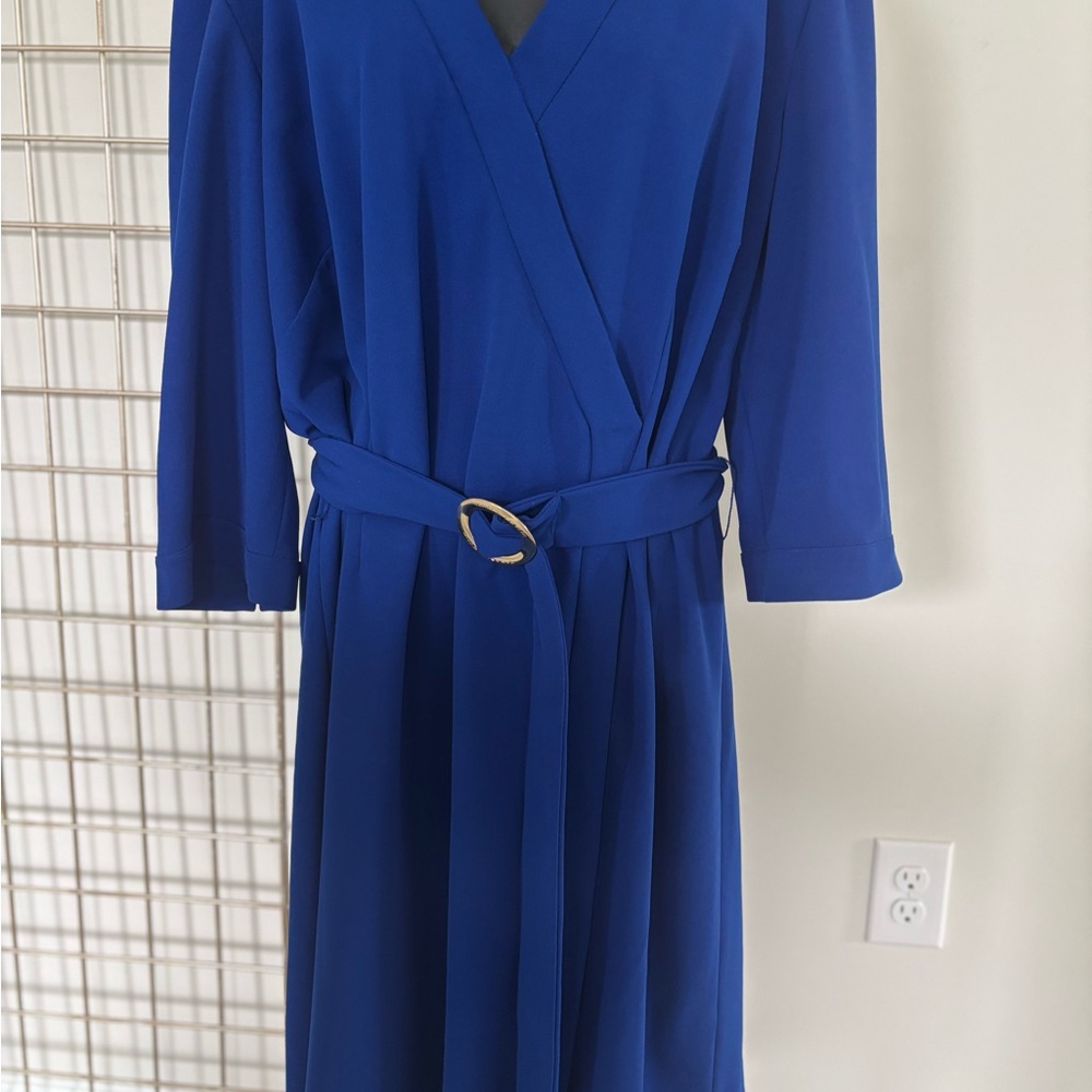 Blue V-Neck Sheath Dress with 3/4 Sleeves